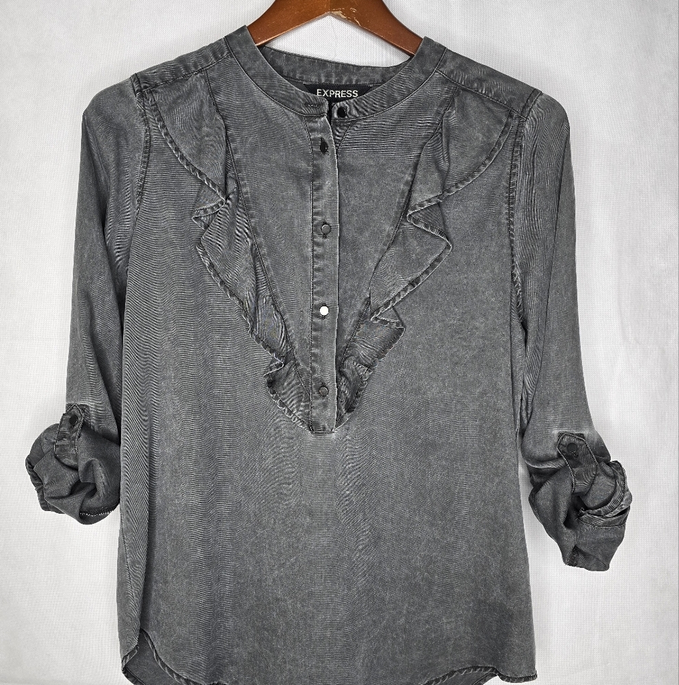 Express Ruffle Trim Top Gray Lyocell Roll Tab Sleeve Henley Blouse XS NWT